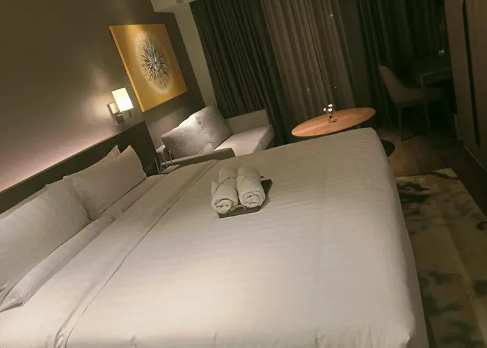Hotel Cleo At Novotel Residences Near Makati 5*